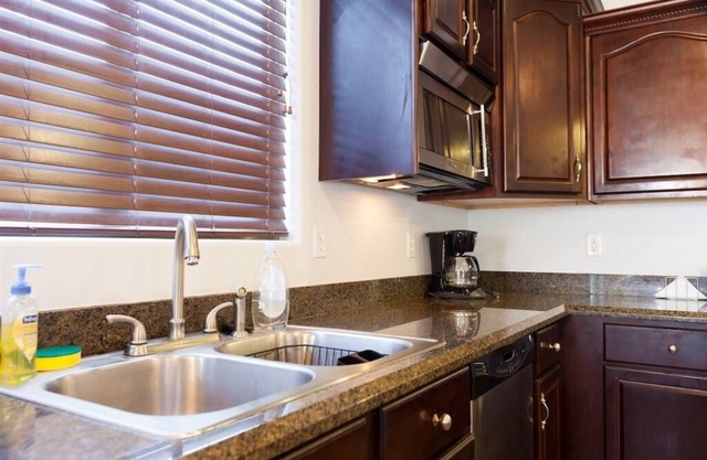 Calentador de piscina, cerca de South Mountain Preserve