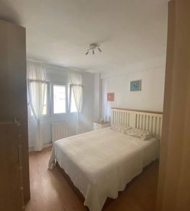 GATU Villa Dante Playa Victoria Parking gratuito, "preferente para mayores de 25 años y familias "