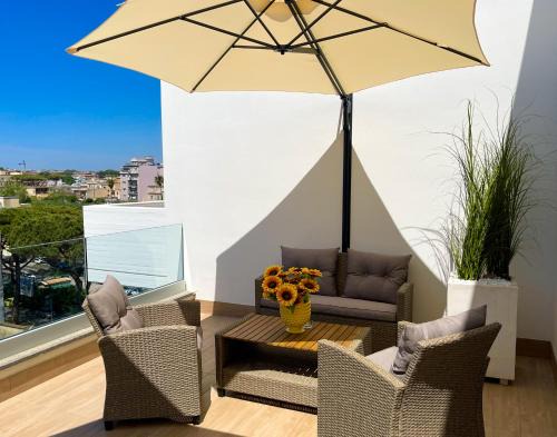 GEA SEAVIEW APARTMENT - Bright Top-Floor Gem in central Nettuno, Steps from the Station