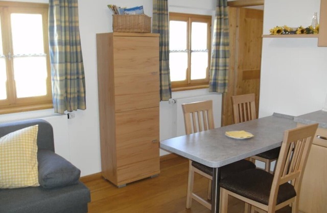 Apartamento confortable con vistas a la plaza del mercado.