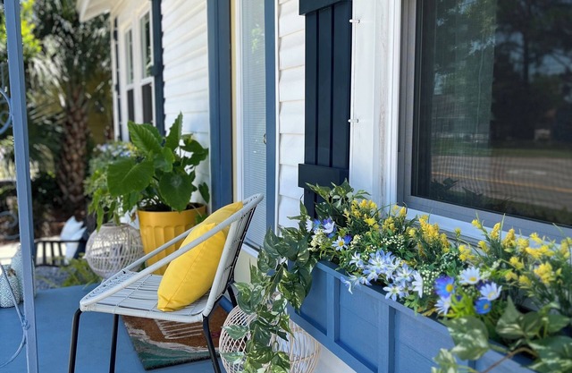 ~Gem on G Street~Downtown Pensacola~Summer Getaway Time!