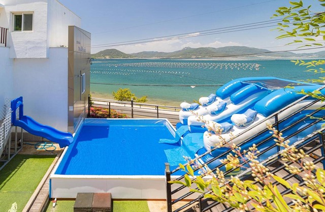 Geoje Rockspa Pension