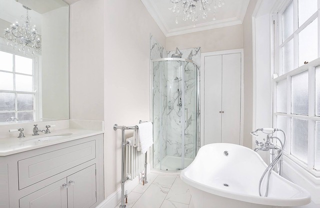 George street boutique apartment 2 - sleeps 6 guests in 2 bedrooms