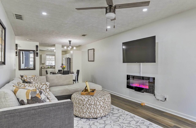 Georgia Getaway w/ Fireplace & Fenced-In Yard