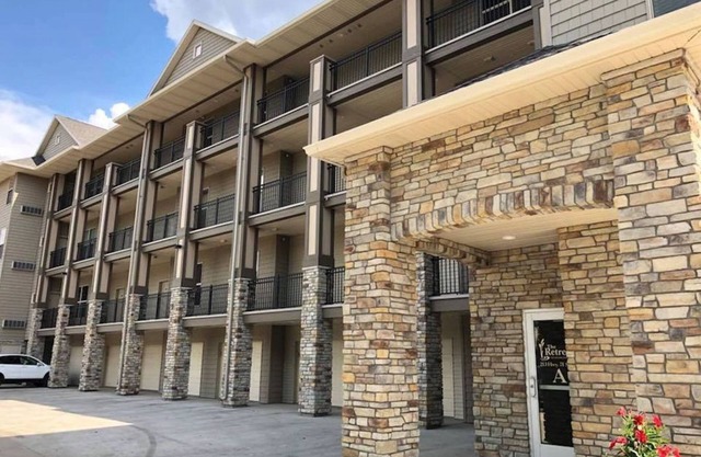 Nuevo condominio justo en el corazón de la vida Okoboji!