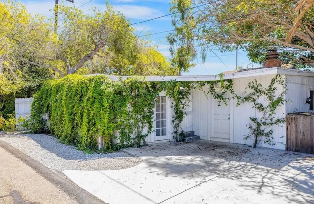 Driftwood Club - Gillian`s Room (dog friendly)