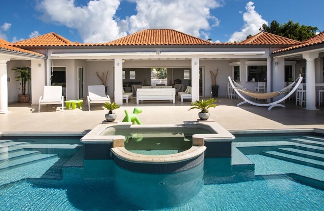 Giselle (3/5 Rooms) Luxury villa