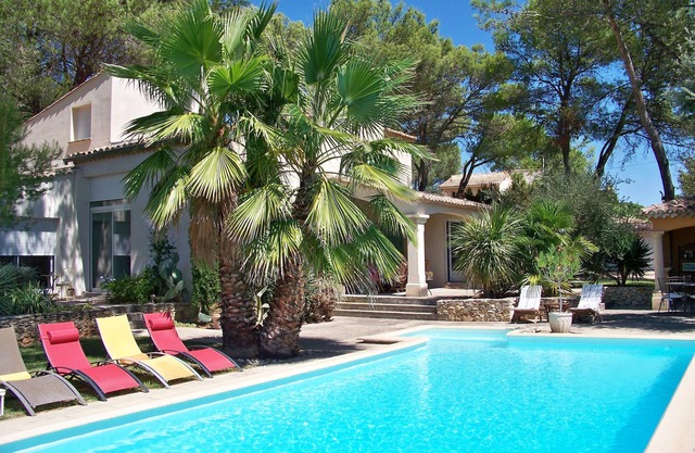 Gite 4 Personnes Avec Piscine Partagée