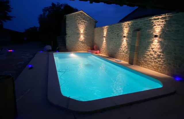 Gite Champêtre de Caractère au Mas Arnaud Équipée D'un Spa,et Accès à la Piscine