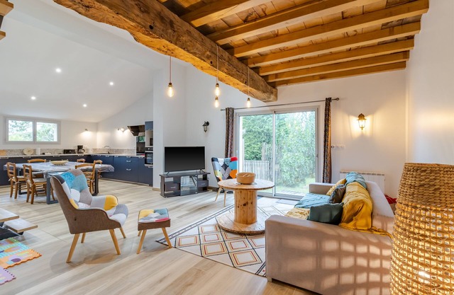 Casa de vacaciones 'Gîte De Lamour' con jardín privado y Wi-Fi