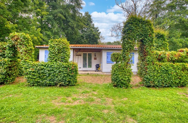 Casa de vacaciones 'Le Pont' con piscina compartida, terraza compartida y jardín compartido