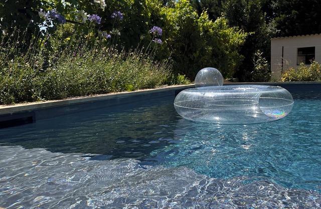 Gite with private pool 1000m2 park in the Provencal countryside for family or friends