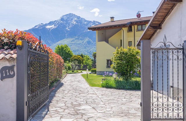 Giuse (DMA206) by Interhome