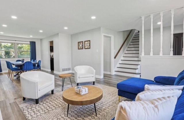 Glamorous Game Rm Home, 4 BRS, 2.5 Bath