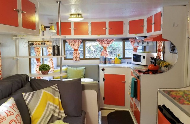 Glamping en una camper vintage de 1965