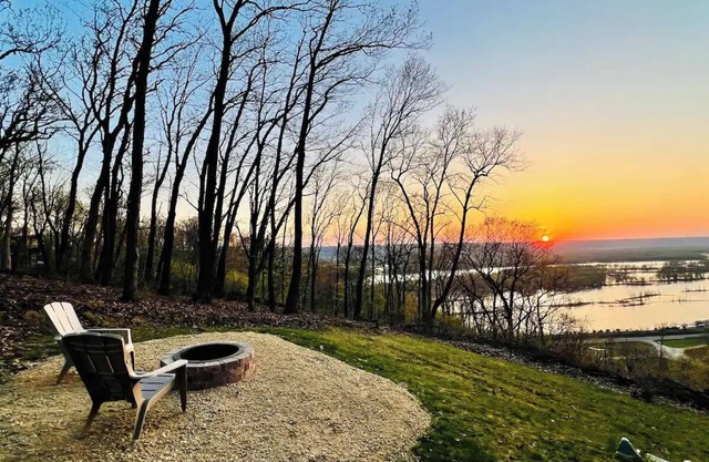 Glamping on the Ridge / HOT TUB / Sleeps 4