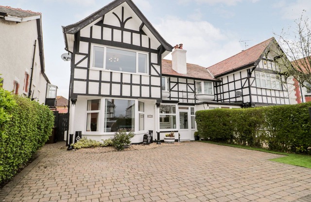 Glendalough, RHOS-ON-SEA