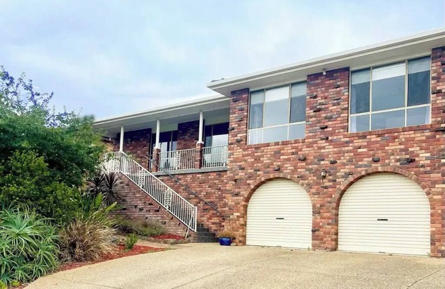 Glen’s Haven with Lakeviews