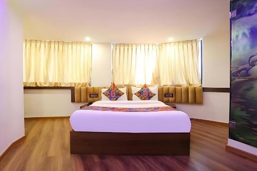 Glitz Hotels The Rio - Nr Solitaire Corporate Business Park