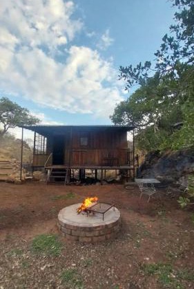 Glocke Mountain Camp, Cabin