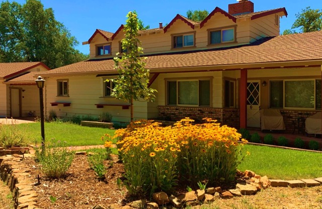 Golden Chain Ranch en el lago Phoenix