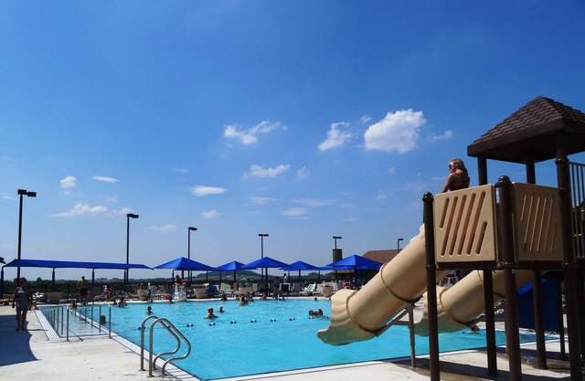 Golf course view on Valleywood! Access to indoor pool, gym and game room!