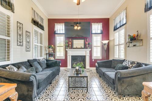 Golf, Fish and More Cozy Safari Unit in Atwater!