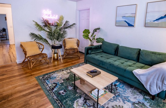 Good Vibes Bungalow - minutes from NRG National Park & Ace Adventure Park