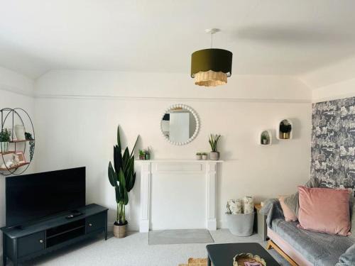 Gorge Nest in Cheddar Gorge