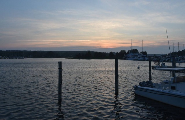 Gorgeous 3BR/2BA Cottage with Private Community Beach Access!