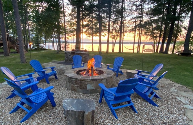 Gorgeous 5 Bedroom Lakefront Property on Eagle Lake--on the Eagle River Chain!