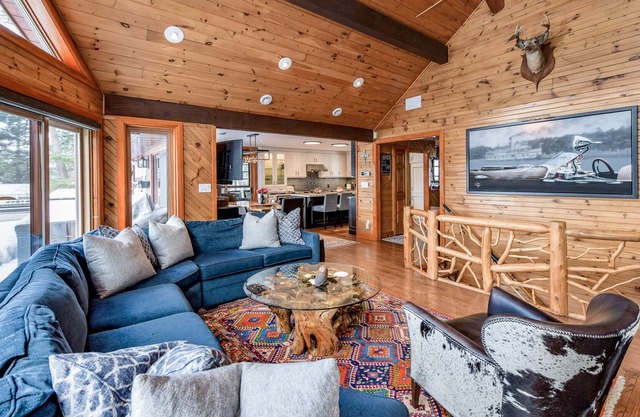 ¡Hermosa cabaña de 6 dormitorios y 3 baños en el lago Muskoka!