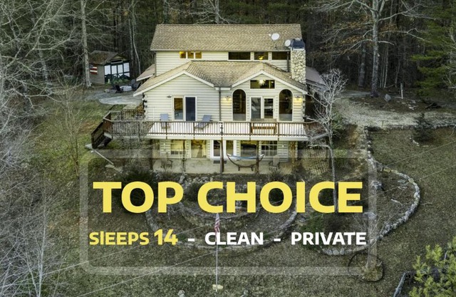 Gorgeous 6BR Cabin w/Spa, Firepit, Arcade& Mountain View