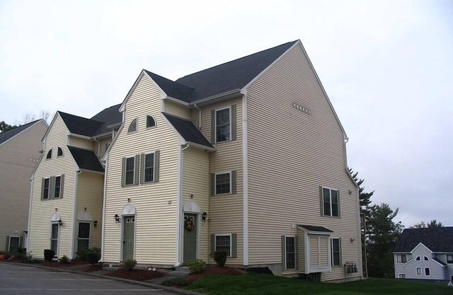 Precioso condominio en el lago Winnipesaukee con excelentes vistas de la bahía de Paugus