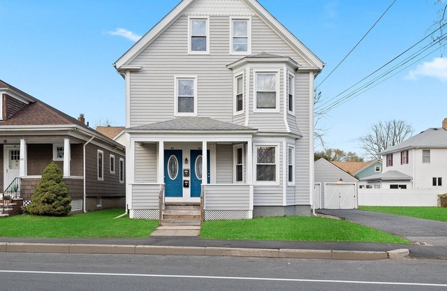 Gorgeous Duplex In A Quite & Safe Area, Minutes From Providence