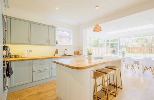 Light Lodge · Precioso chalet de lujo, capacidad para 12 personas y New Forest