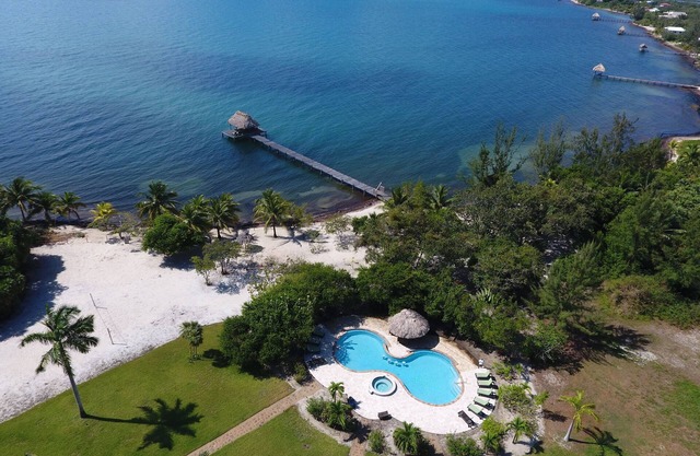 Siéntase como en casa en este paraíso caribeño frente al mar