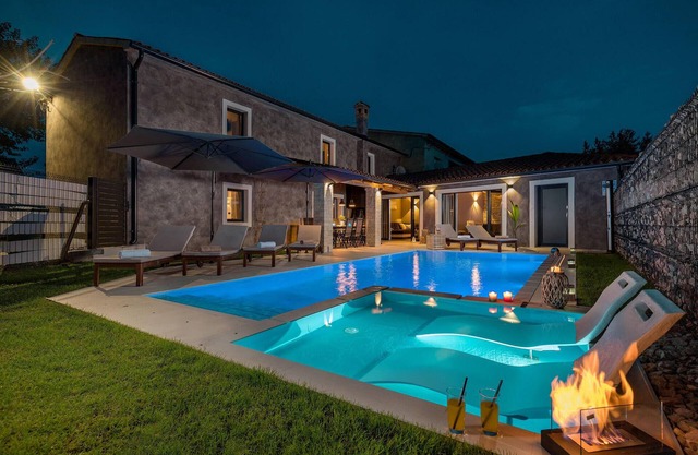 Preciosa casa en Barban con sauna