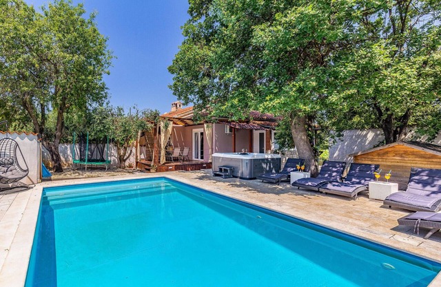 Bonita casa en Pula con WiFi