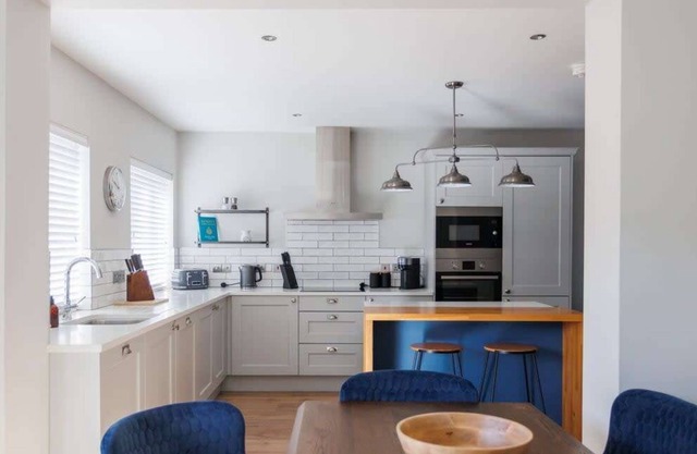 Gorgeous, luxury property in Holywood Sleeps 6