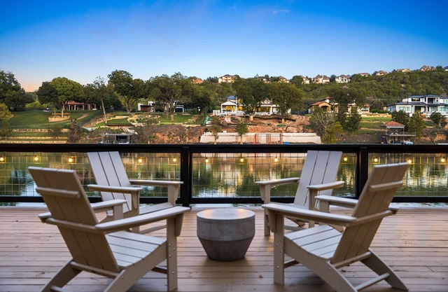 Gorgeous Lakehouse ~Private Boat Slip~ Lake Austin