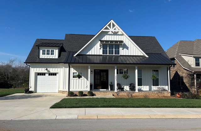 Gorgeous new 4bdrm Home on Tim's Ford Lake with screened in porches