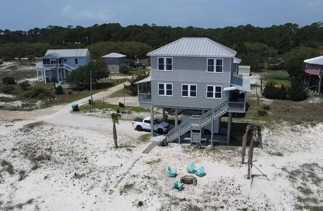 Gorgeous Ocean Views in Modern Beachfront Home