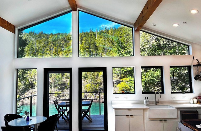 Gorgeous rebuilt cabin on the banks of the Smith river. Hike, kayak, swim, relax