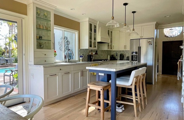 Gorgeous Solana Beach 3bd/3ba with pool and golf course view