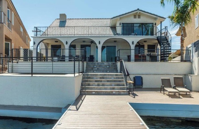 Gorgeous Vacation home RIVERFRONT