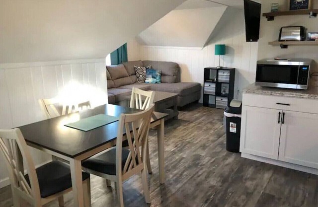 GOTL Lakeview Loft- Sunset Vacation Rentals