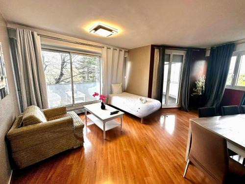 Grand 4 pièces +espace bureau à 20 min Paris !