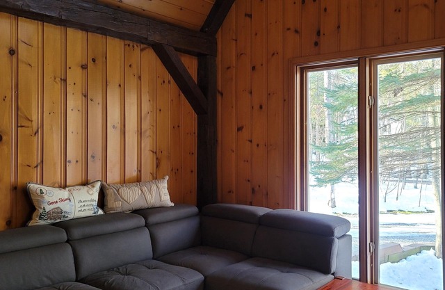 Grand Bend - Southcott Pines Chalet Near the Lake