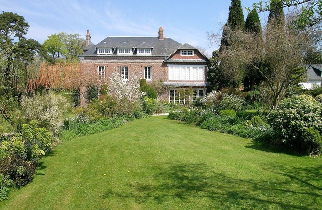 Grand Clos Normand, in a wonderefull garden